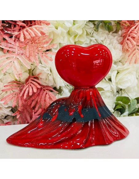 Vesuvio con cuore rosso e nero