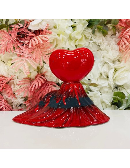 Vesuvio con cuore rosso e nero