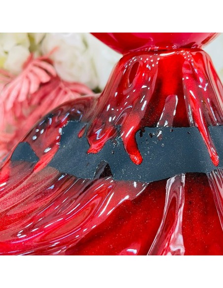 Vesuvio con cuore rosso e nero