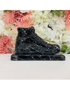 Scultura Scarpa sportiva nera con schizzi 2