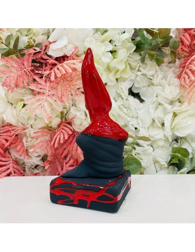 Statua Pulcinella rosso e nero