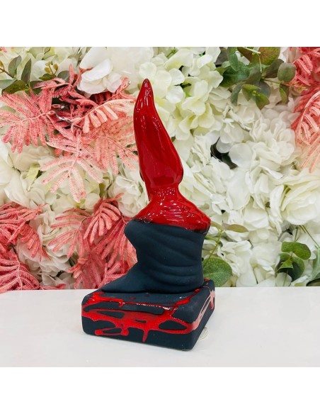 Statua Pulcinella rosso e nero