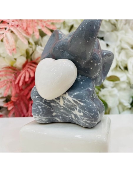 Statua Elefantino con cuore e schizzi
