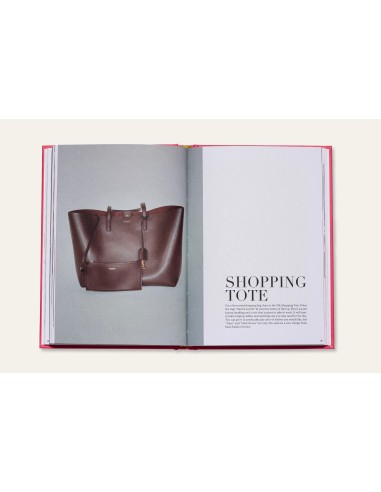 Libro decorativo The Essence of Yves Saint Laurent