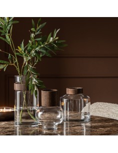 Vaso in vetro trasparente e marrone scuro 2