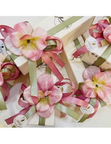 Corno rosa in ceramica portafortuna montemaggi