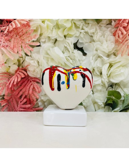 Scultura cuore piccolo imbrattato